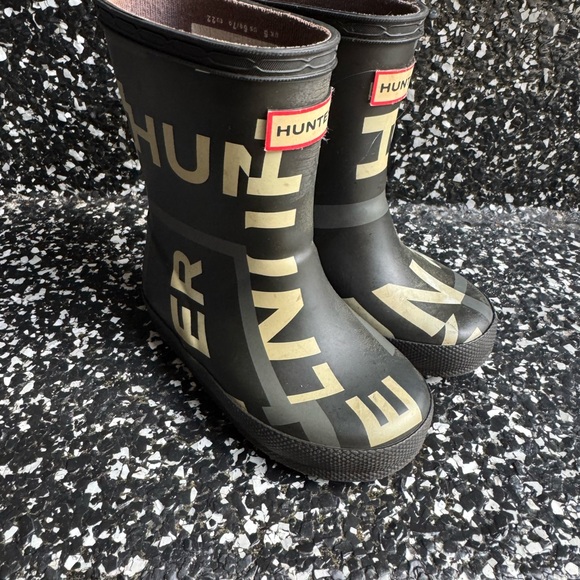 GUC Toddler Hunter Black and White Logo Rain Boots. Size 6 - Picture 1 of 7